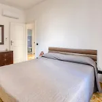 2 Bedroom Gorgeous In Apartment
