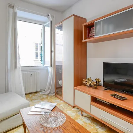 2 Bedroom Gorgeous In Appartement Rapallo